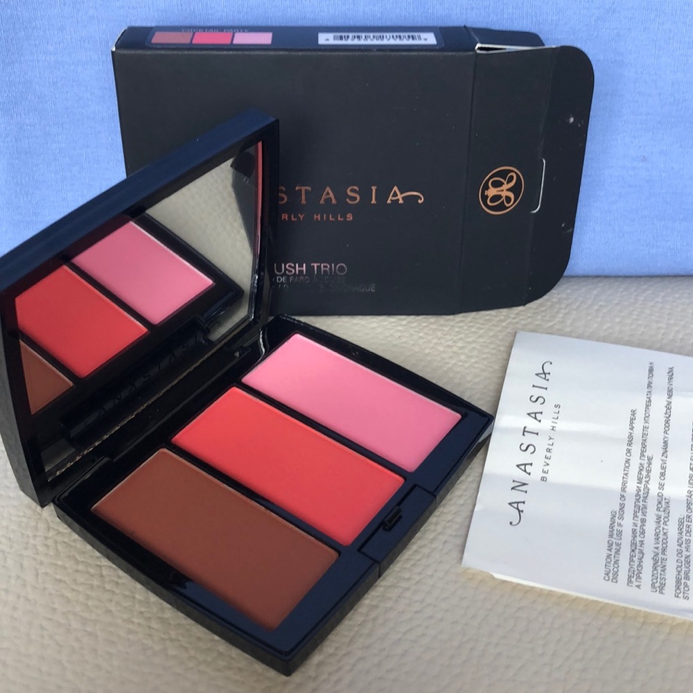 ANASTASIA BLUSH TRIO